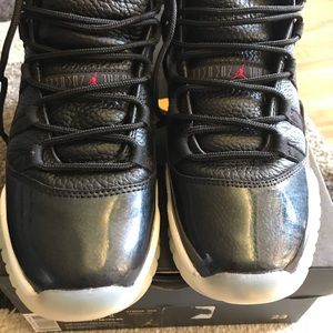 Air JORDAN 11 Black / GYM RED-WHITE